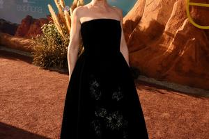 Bang Showbiz / Actress-and-director Jennifer Morrison