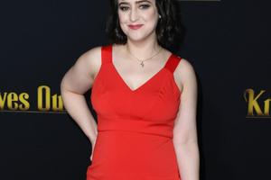 Bang Showbiz / Mara Wilson has reflected on Matilda filming