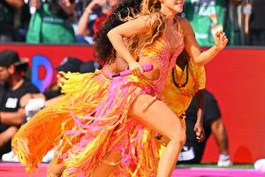 Bang Showbiz / Shakira at the World Cup in America.