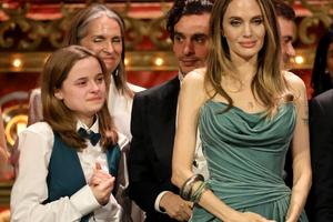 Bang Showbiz / Vivienne Jolie-Pitt wants to change her surname
