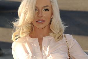 Bang Showbiz / Courtney Stodden 'taken aback' by Jason Alexander's apology