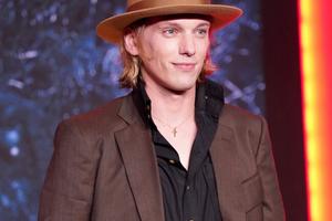 Bang Showbiz / Jamie Campbell Bower wanted different feet in Stranger Things