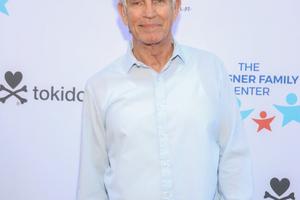 Bang Showbiz / Eric Roberts didn't attend his daughter's wedding