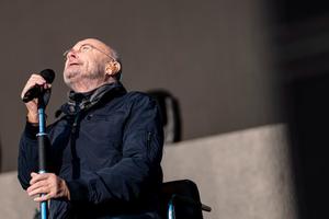Bang Showbiz / Phil Collins almost drank himself to death