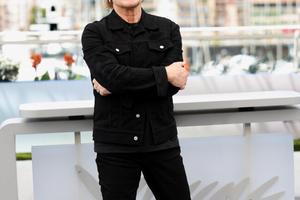 Bang Showbiz / Bono led mourners at Glen Hansard's funeral