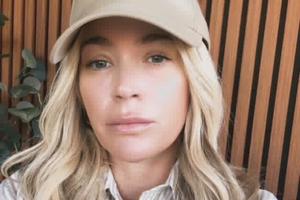 Bang Showbiz / Teddi Mellencamp wearing a long blonde wig / © Instagram