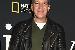 Bang Showbiz / Antonio Banderas now lives in Spain