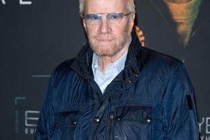 Bang Showbiz / Christoper Lambert is 'perfectly OK' after collapsing at a fan convention