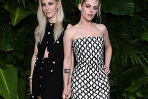 Bang Showbiz / Kristen Stewart heaps praise on her wife Dylan Meyer