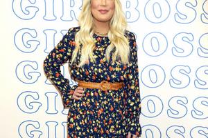 Bang Showbiz / Tori Spelling recalls her worst on-set experience