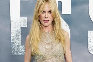 Bang Showbiz / Nicole Kidman likes to go clubbing wearing a wig.