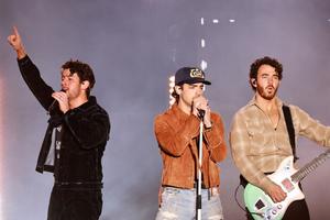 Bang Showbiz / Jonas Brothers would have 'no shot' of landing Camp Rock roles nowadays