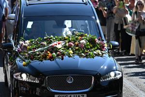 Bang Showbiz / Bonnie Tyler fans gathered to pay their respects