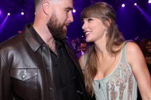 Bang Showbiz / Taylor Swift and Travis Kelce have put their newlywed status firmly on display- by showing off their wedding bands while spending the weekend thousands of miles apart.