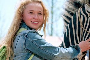 Bang Showbiz / Hayden Panettiere's neighbors have described the shock and confusion inside the luxury South Carolina apartment complex where the Heroes and Nashville star was found dead at the age of 36.