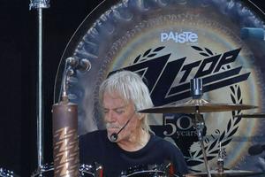 Bang Showbiz / Frank Beard has died