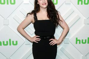 Bang Showbiz / Kat Dennings is set for a 2 Broke Girls reunion