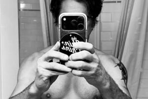 Bang Showbiz / John Stamos marks birthday with sexy selfie