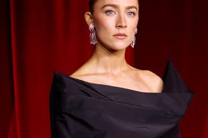 Bang Showbiz / Saoirse Ronan 'dead serious' about James Bond role