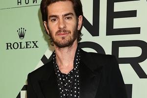 Bang Showbiz / Paul Greengrass has heaped praise on Andrew Garfield.
