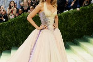Bang Showbiz / Blake Lively has been awarded some costs.