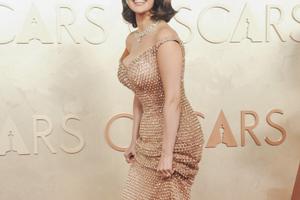 Bang Showbiz / Selena Gomez has hit back in the dispute