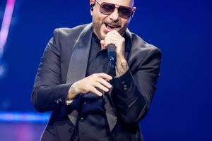 Bang Showbiz / Pitbull says Dolly Parton gave him an opportunity when many wouldn't