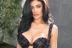 Bang Showbiz / Kylie Jenner reveals her favorite sister