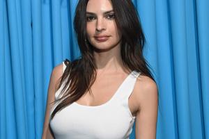 Bang Showbiz / Emily Ratajkowski has been spotted packing on the PDA with boyfriend Romain Gavras during a romantic outing in Rome.