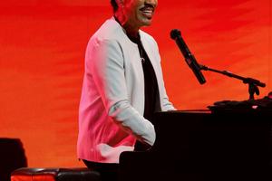 Bang Showbiz / Lionel Richie is believed to be recovering at home after his hospital stint.