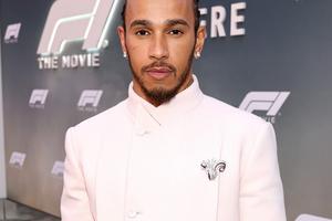 Bang Showbiz / Lewis Hamilton hopes mum can bring' lucky dust' to Italian Grand Prix.