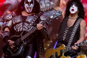 Bang Showbiz / KISS have recorded a new song
