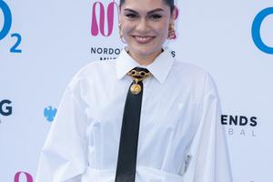 Bang Showbiz / Jessie J is stepping back from Instagram.
