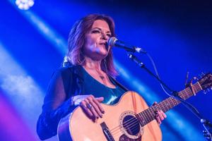 Bang Showbiz / Rosanne Cash postpones shows due to 'medical emergency'