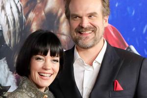 Bang Showbiz / Lily Allen thinks David Harbour's reaction to her album was 'generous'