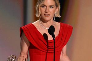 Bang Showbiz / Rhea Seehorn won her first Emmy.