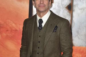 Bang Showbiz / Zack Snyder directs the new movie