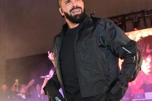 Bang Showbiz / Drake briefly premiered his packed FOMO project