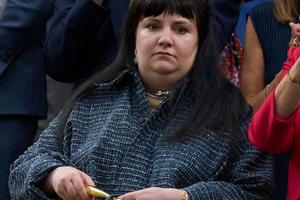 Bang Showbiz / Lena Dunham welcomes first child via surrogate.