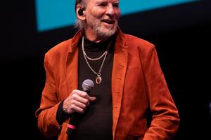 Bang Showbiz / Kenny Loggins has revealed the simple four-word epitaph he wants written on his tombstone- and it has nothing to do with Footloose, Top Gun or the soundtrack hits that made him famous.