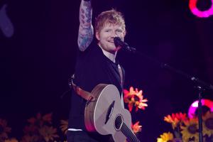 Bang Showbiz / Ed Sheeran cried on stage
