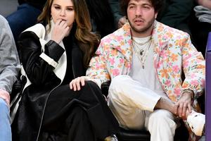 Bang Showbiz / Selena Gomez reminds Benny Blanco of his mom
