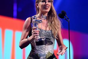 Bang Showbiz / Taylor Swift is getting an inaugural MTV Video Music Awards