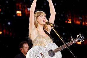 Bang Showbiz / Taylor Swift appears to be cryptically teasing her next project