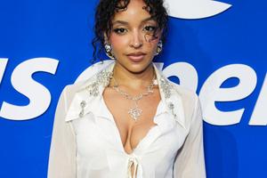 Bang Showbiz / Tinashe won't date a broke man