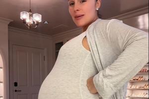 Bang Showbiz / Olivia Culpo ignores' noise' surrounding pregnancy weight gain.