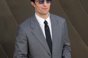Bang Showbiz / Robert Pattinson's Primetime doubt.