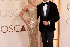 Bang Showbiz / Mark Consuelos undergoing 'major' surgery