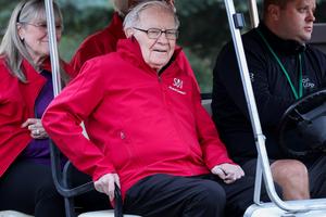 Warren Buffett, Chairman and CEO of Berkshire Hathaway, makes his way to a morning session at the Allen & Company Sun Valley Conference on July 13, 2023, in Sun Valley, Idaho. (Kevin Dietsch/Getty Images/TNS)
