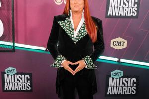 Bang Showbiz / Wynonna Judd isn't talking to her sister Ashley Judd